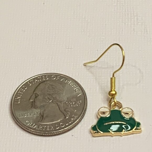 Frog Earring, Silly Animal Earring, Frog Jewelry, Amphibian Earring, Gift Idea - Picture 4 of 6